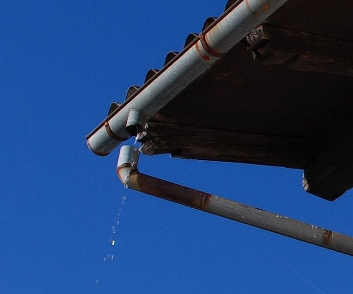 Traversing the Realm of Rain Gutters: Optimal Timing and Techniques for Replacement